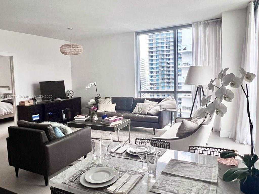 Small Image of 1060 BRICKELL AVE #3117, Miami Number 2