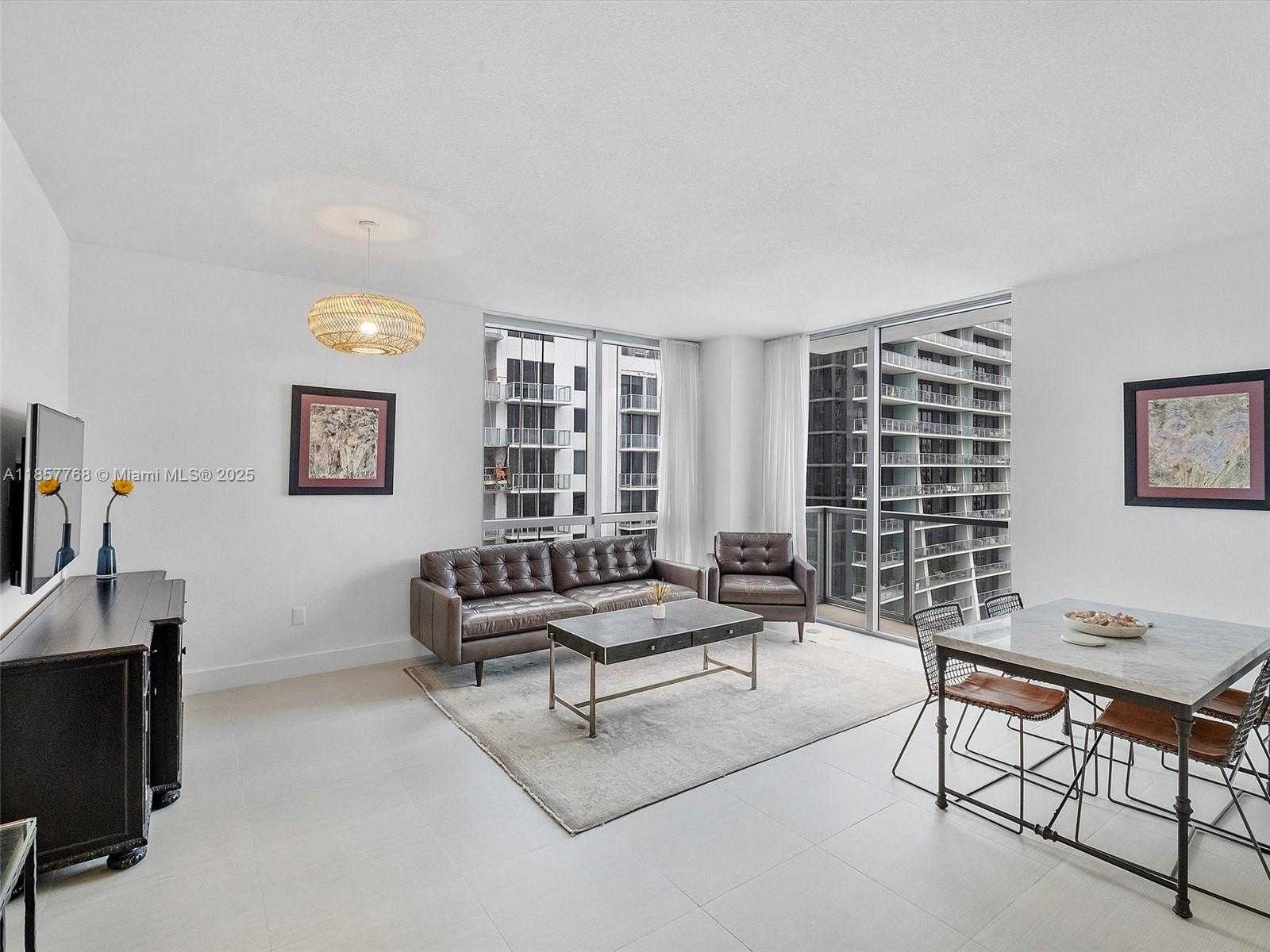 Small Image of 1060 BRICKELL AVE #3117, Miami Number 3