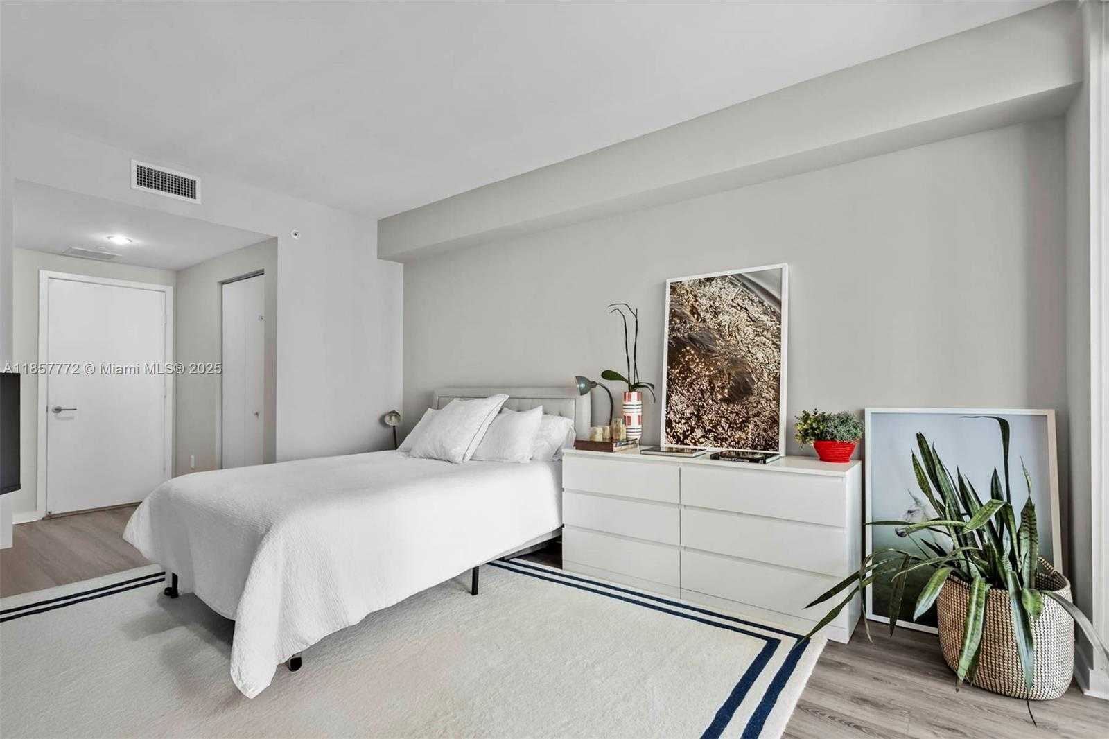 Small Image of 1100 SOUTH MIAMI AVE #2611, Miami Number 10