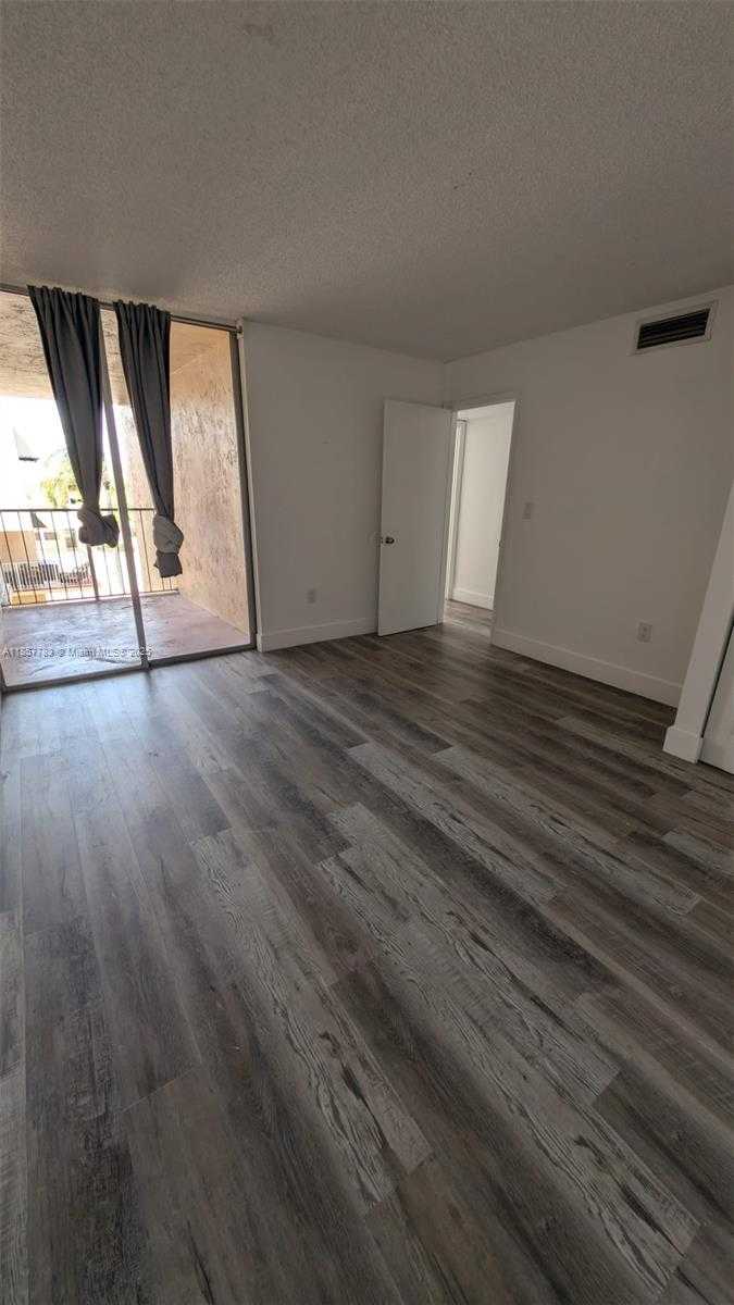 Small Image of 10700 SOUTH WEST 108TH AVE #C405, Miami Number 5