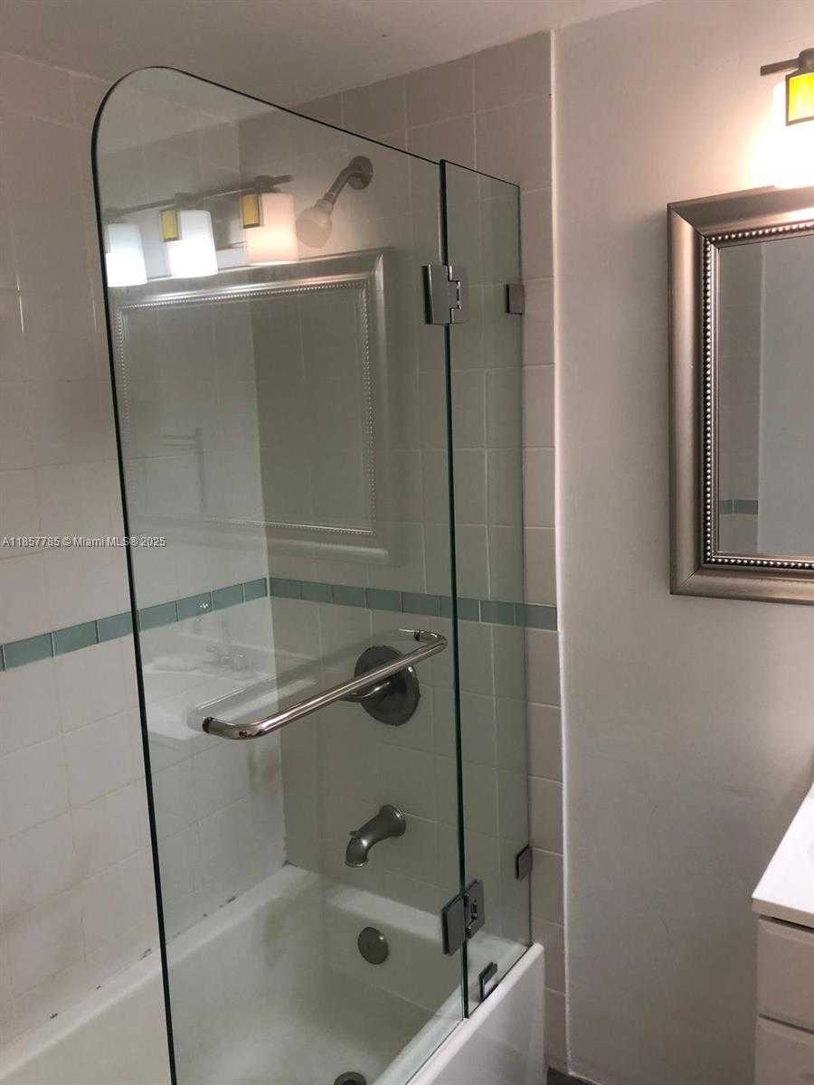 Small Image of 2750 NORTH EAST 183RD ST #801, Aventura Number 16
