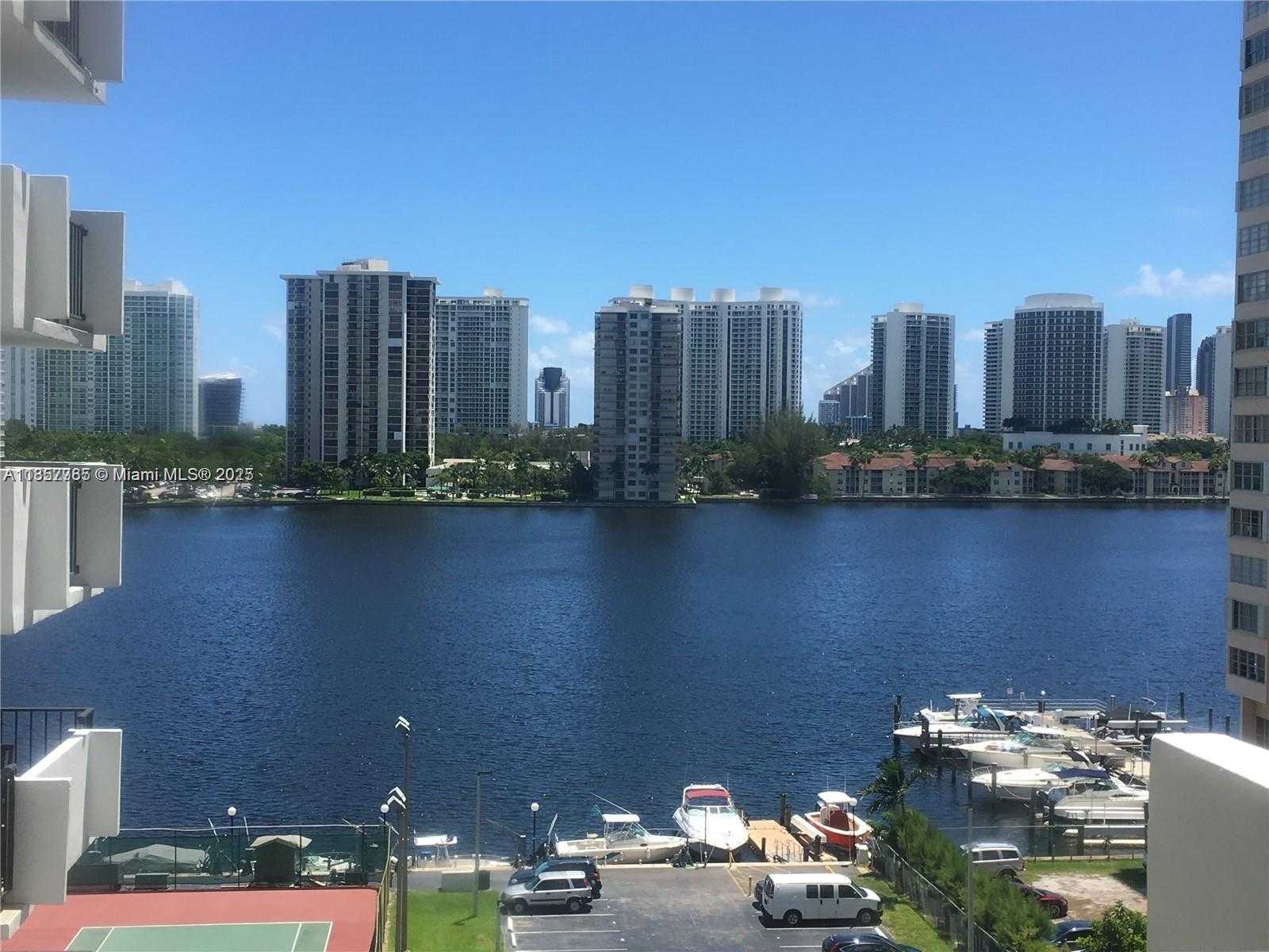 Small Image of 2750 NORTH EAST 183RD ST #801, Aventura Number 4