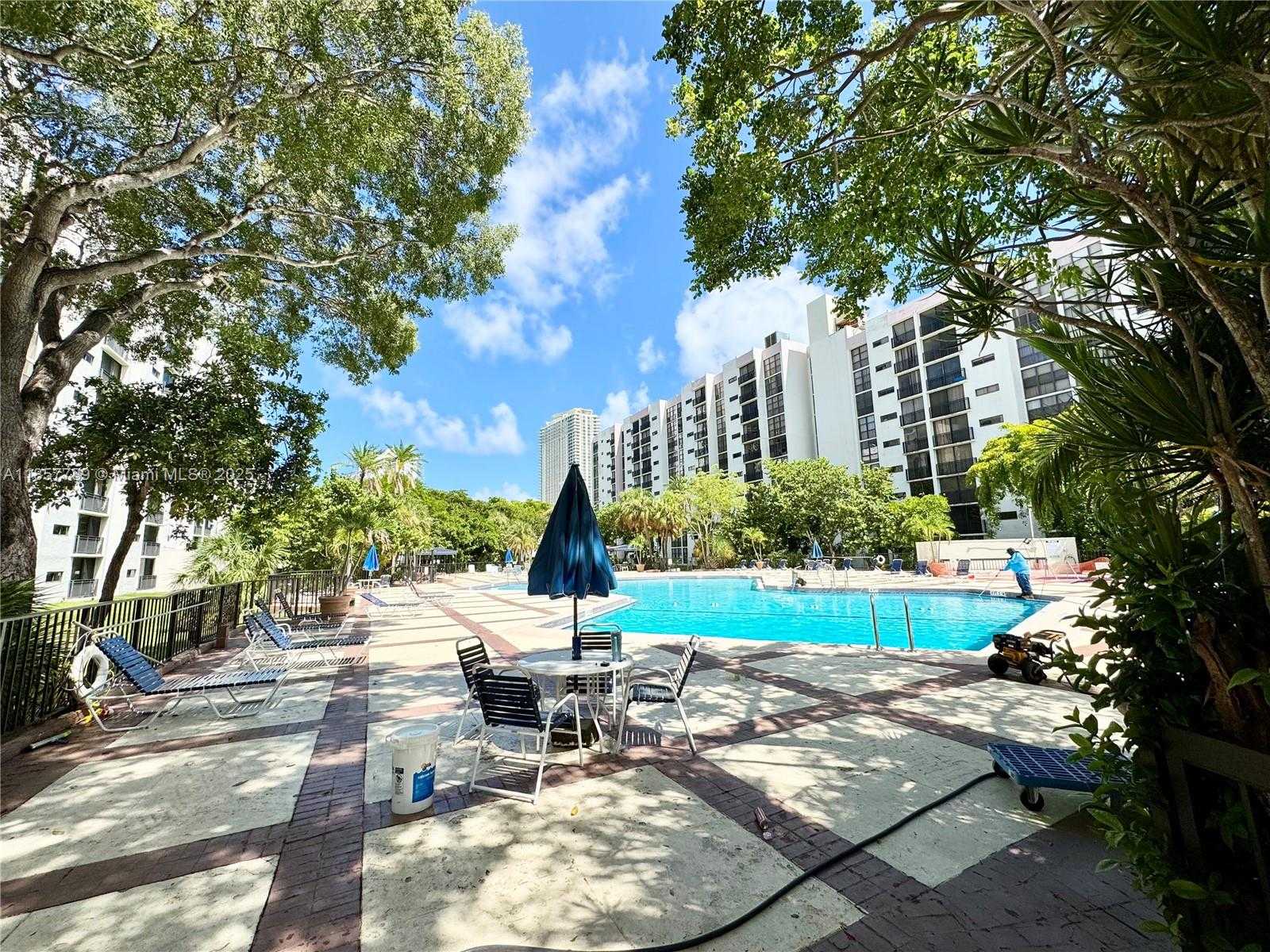 Small Image of 17011 NORTH BAY RD #902, Sunny Isles Beach Number 2