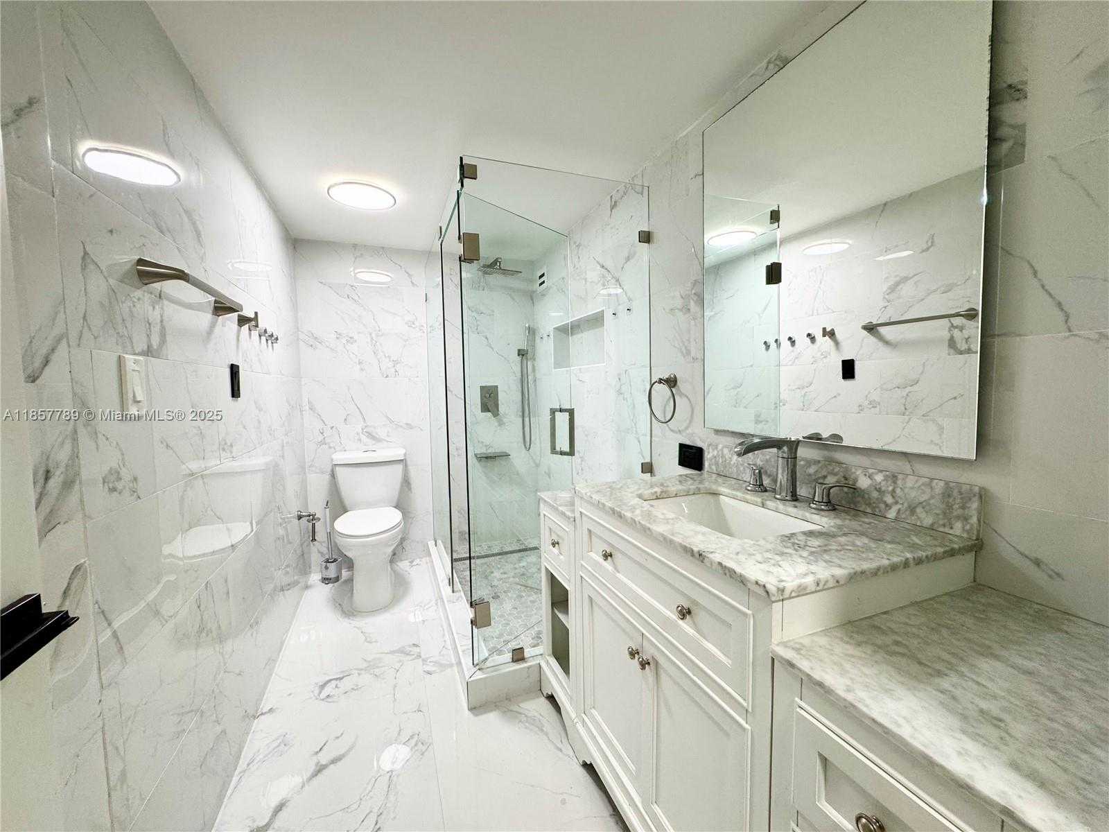 Small Image of 17011 NORTH BAY RD #902, Sunny Isles Beach Number 22