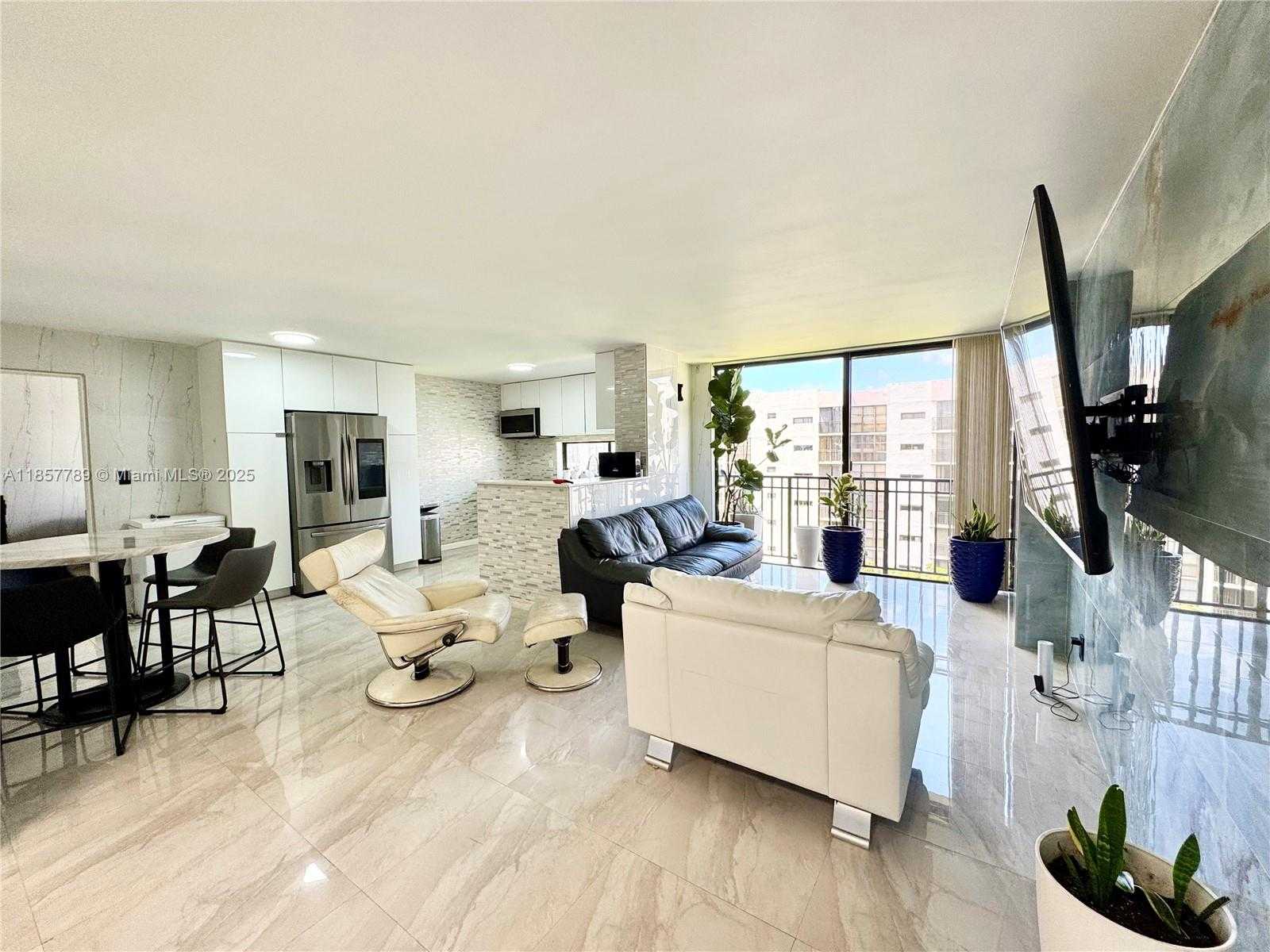 Small Image of 17011 NORTH BAY RD #902, Sunny Isles Beach Number 4