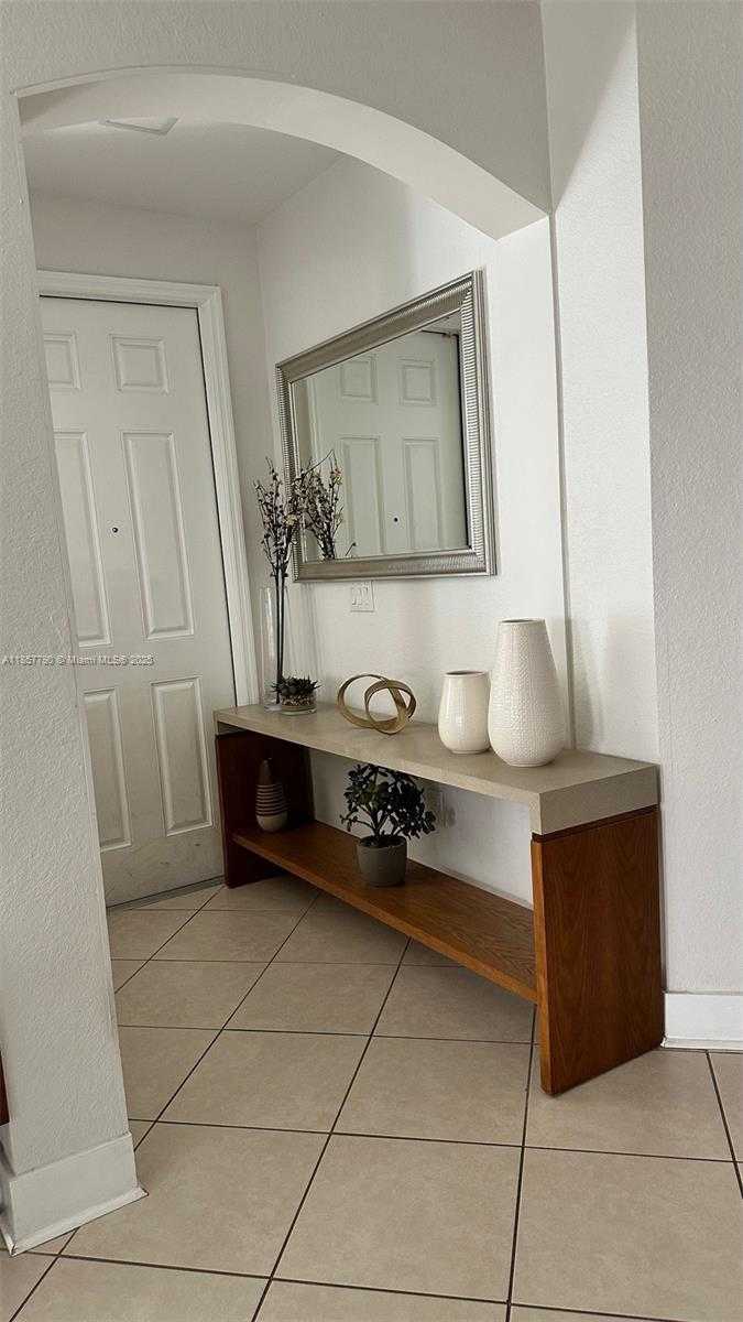 Small Image of 3173 NORTH WEST 102ND PATH #3173, Doral Number 11