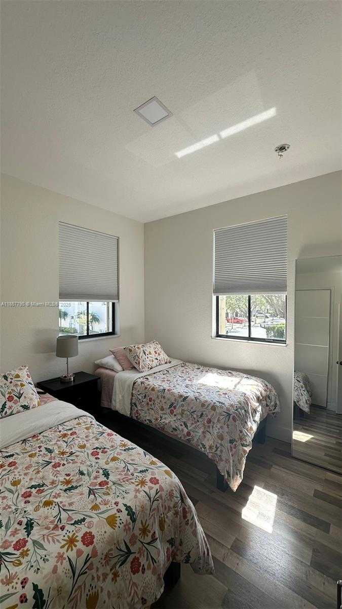 Small Image of 3173 NORTH WEST 102ND PATH #3173, Doral Number 14