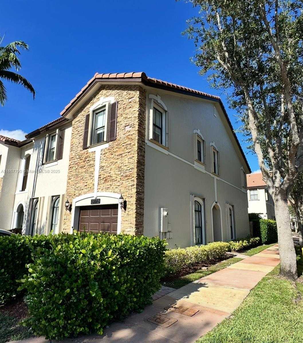 Small Image of 3173 NORTH WEST 102ND PATH #3173, Doral Number 2