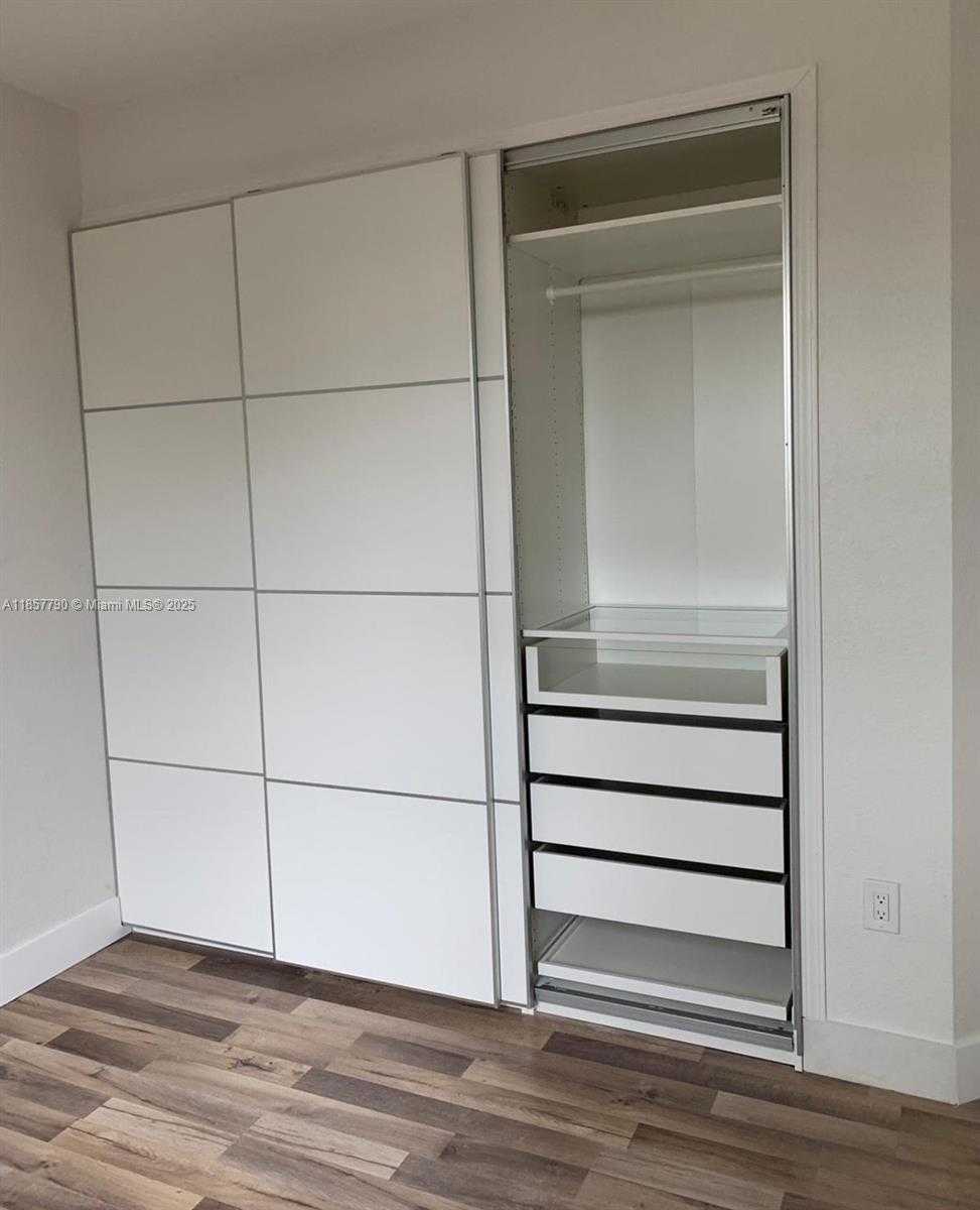 Small Image of 3173 NORTH WEST 102ND PATH #3173, Doral Number 35