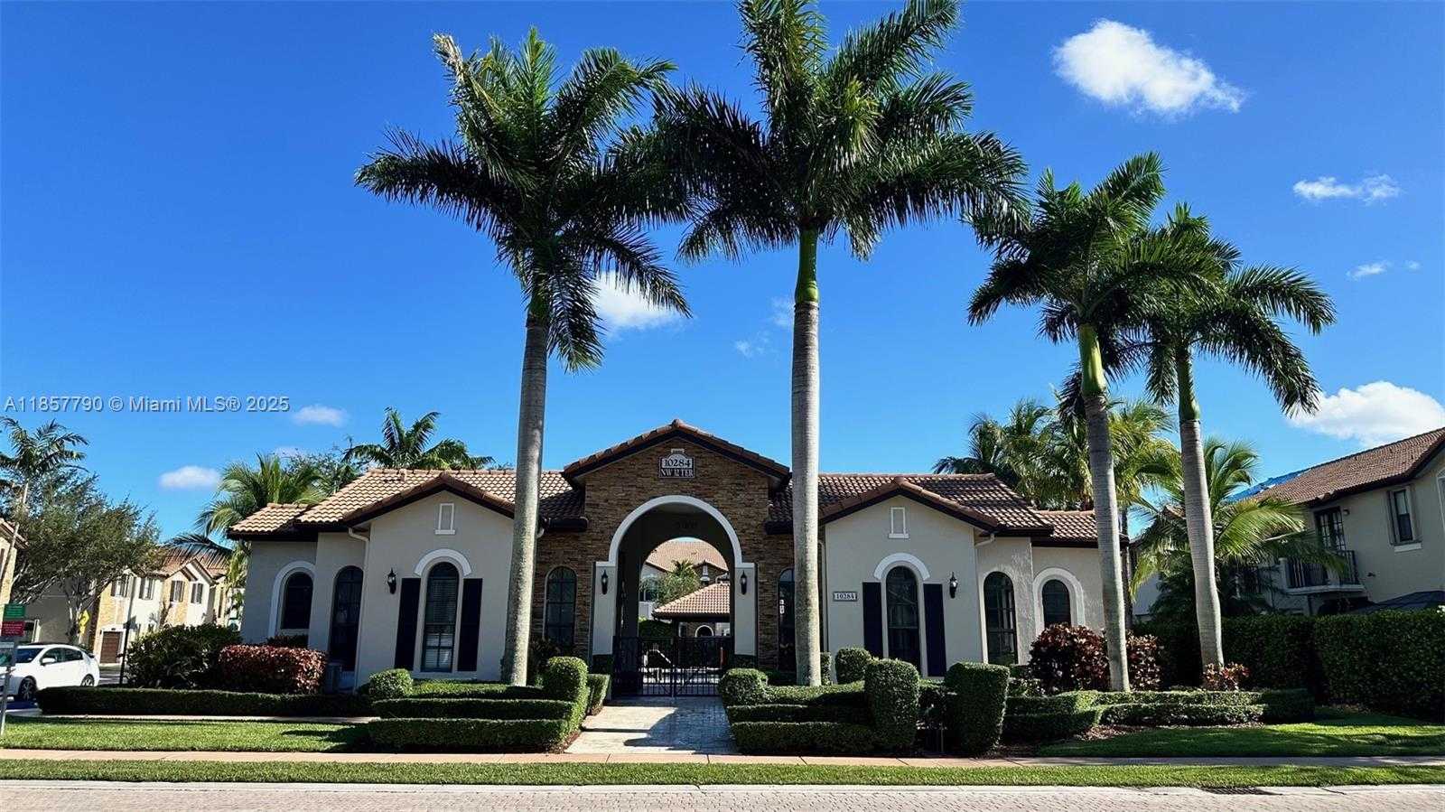 Small Image of 3173 NORTH WEST 102ND PATH #3173, Doral Number 4