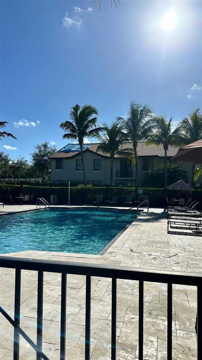 Small Image of 3173 NORTH WEST 102ND PATH #3173, Doral Number 5