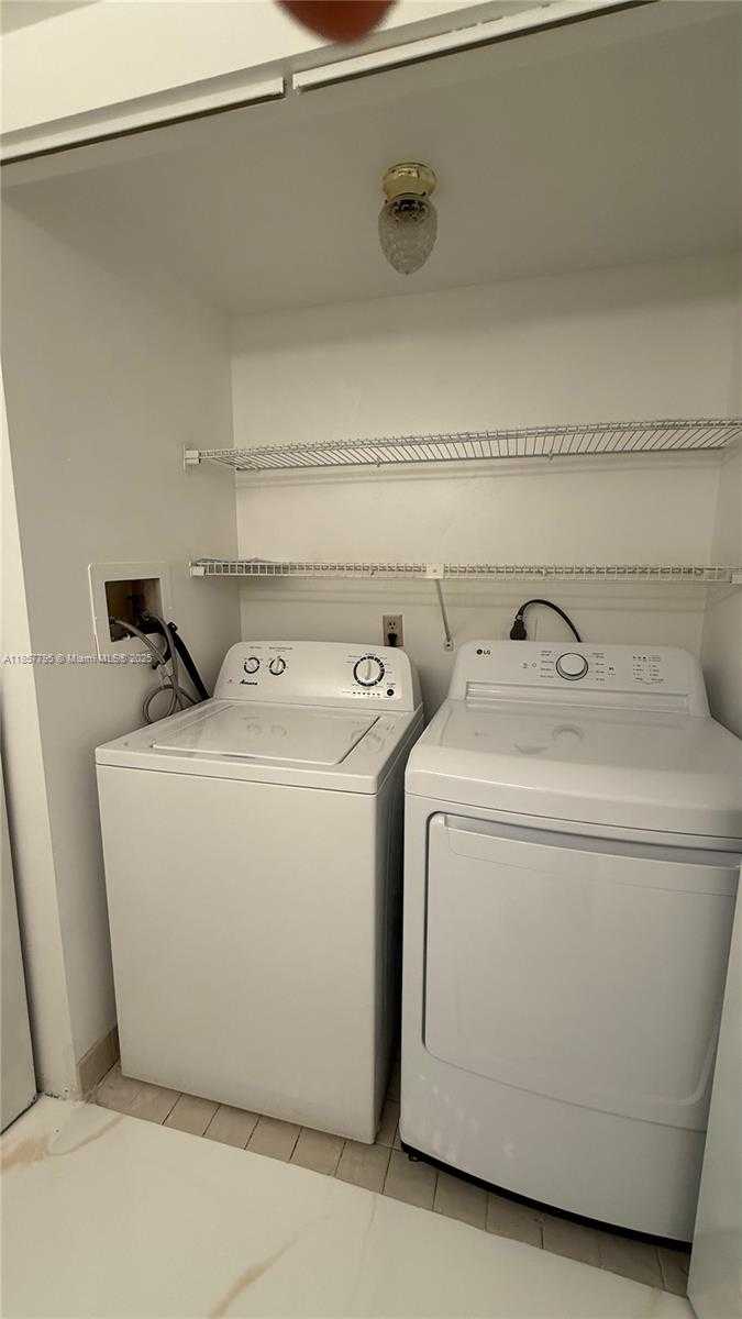 Small Image of 3610 YACHT CLUB DR #1214, Aventura Number 17