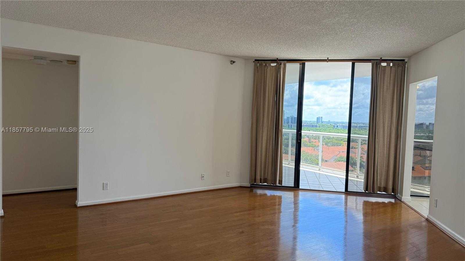 Small Image of 3610 YACHT CLUB DR #1214, Aventura Number 7