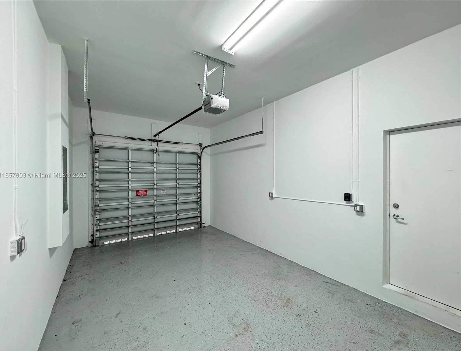 Small Image of 2933 SOUTH WEST 27TH TER, Miami Number 15
