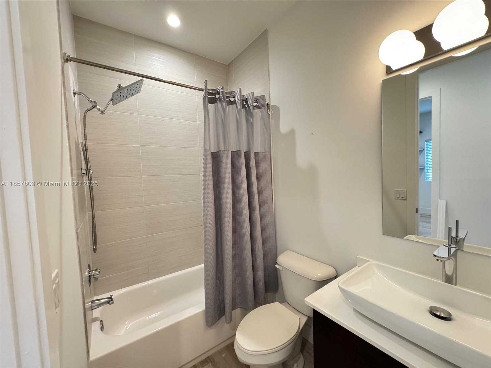 Small Image of 2933 SOUTH WEST 27TH TER, Miami Number 30