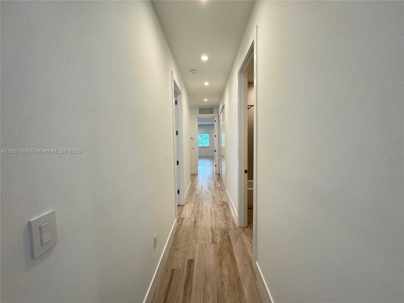 Small Image of 2933 SOUTH WEST 27TH TER, Miami Number 35