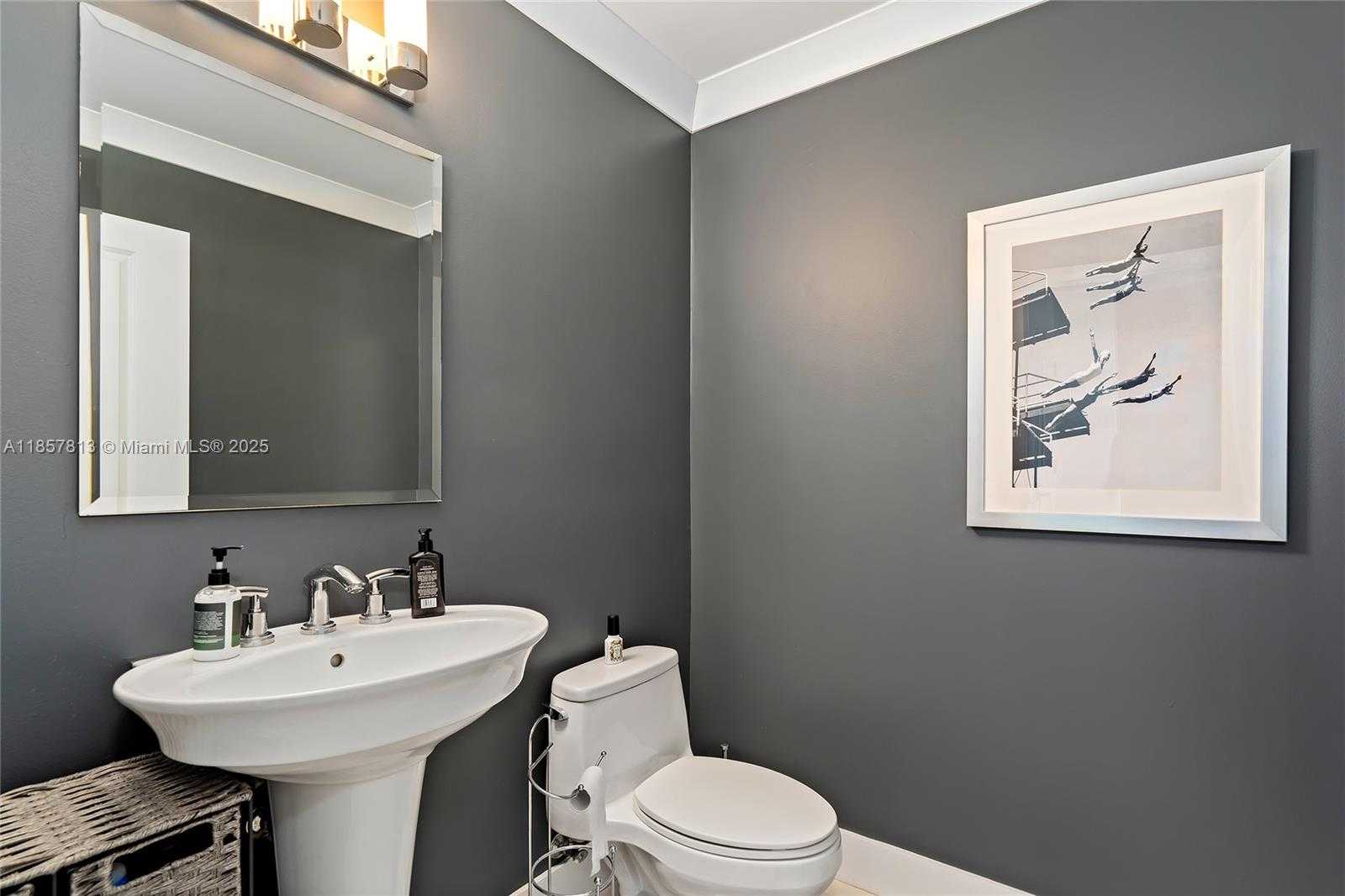 Small Image of 1945 SOUTH OCEAN DR #1711, Hallandale Beach Number 16