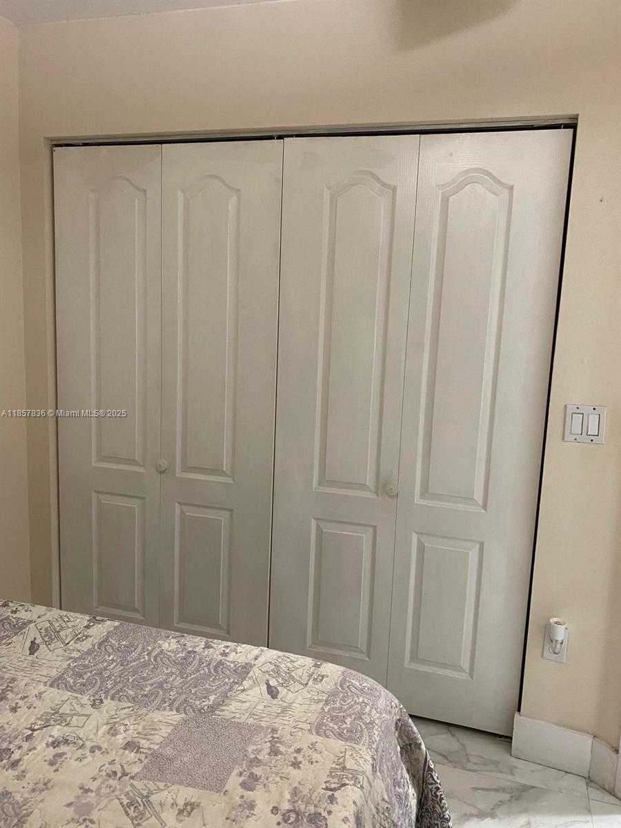 Small Image of 9051 SOUTH WEST 215TH TER, Cutler Bay Number 14