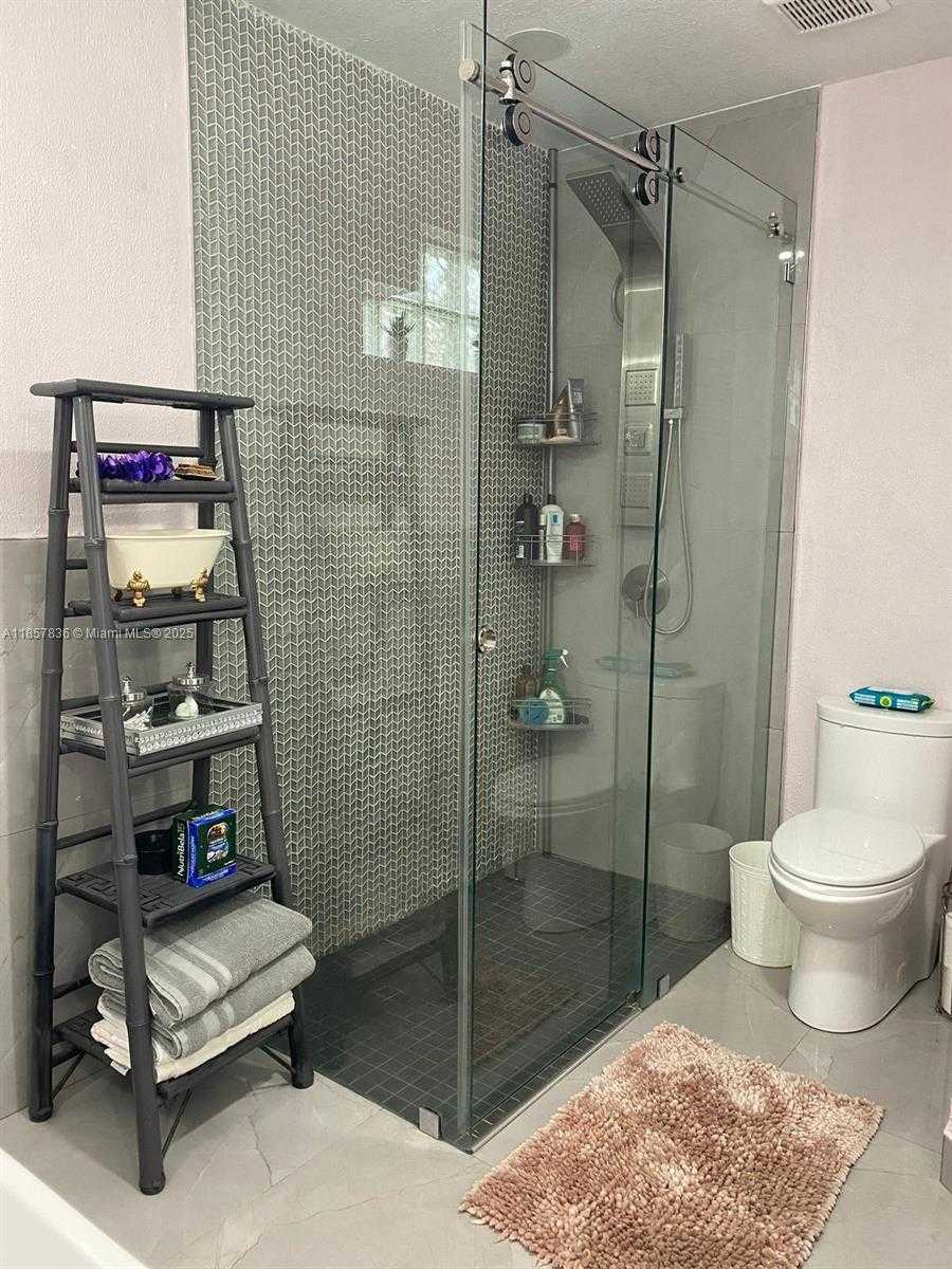 Small Image of 9051 SOUTH WEST 215TH TER, Cutler Bay Number 19