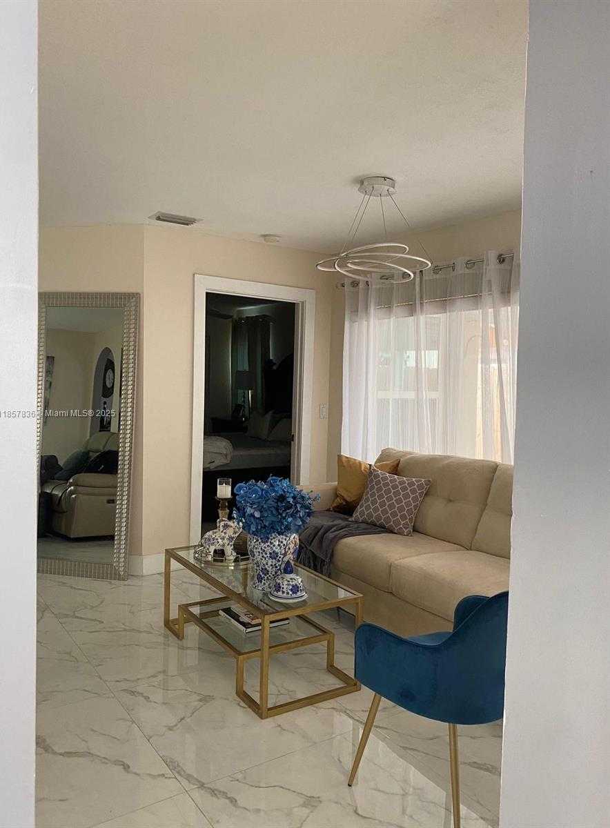 Small Image of 9051 SOUTH WEST 215TH TER, Cutler Bay Number 6