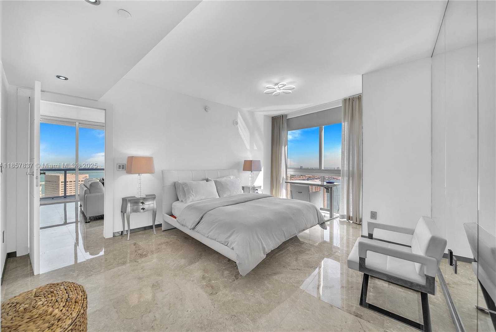 Small Image of 495 BRICKELL AVE #5302, Miami Number 13