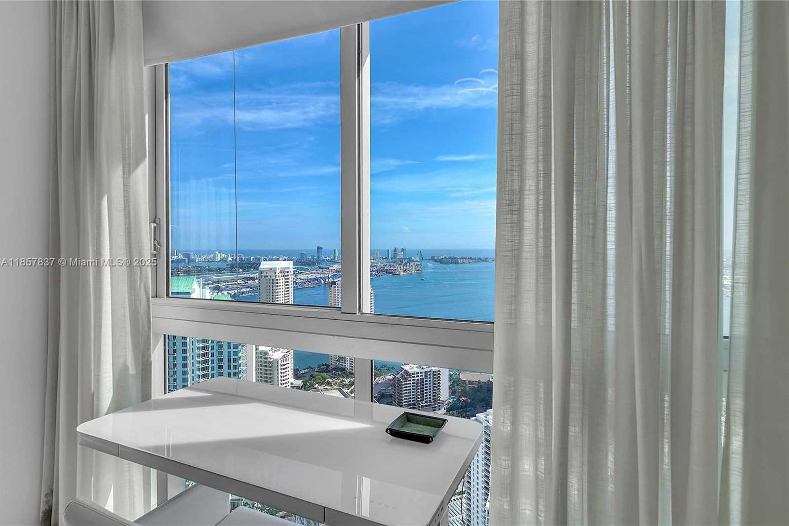 Small Image of 495 BRICKELL AVE #5302, Miami Number 16