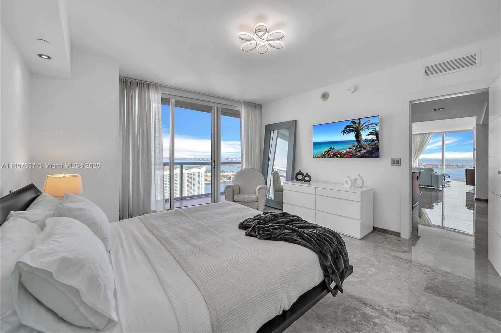 Small Image of 495 BRICKELL AVE #5302, Miami Number 19