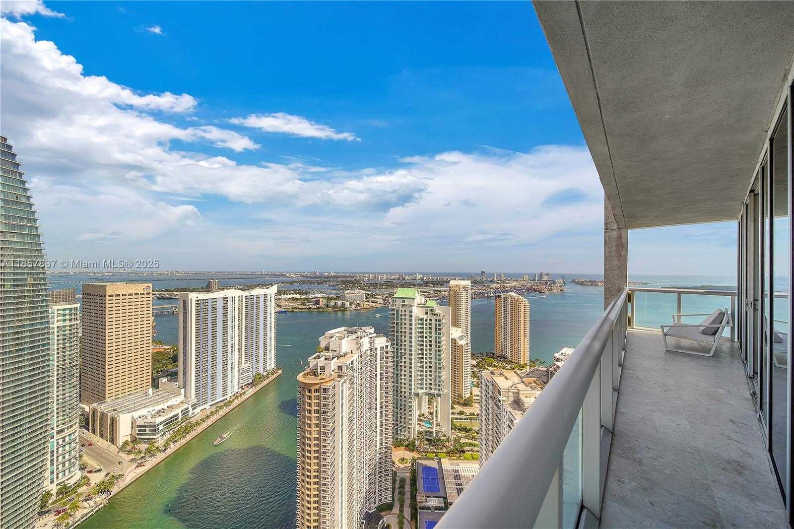 Small Image of 495 BRICKELL AVE #5302, Miami Number 22