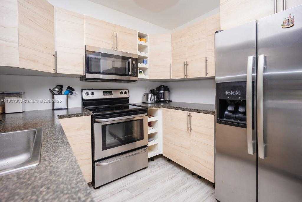 Small Image of 501 THREE ISLANDS BLVD #117, Hallandale Beach Number 23