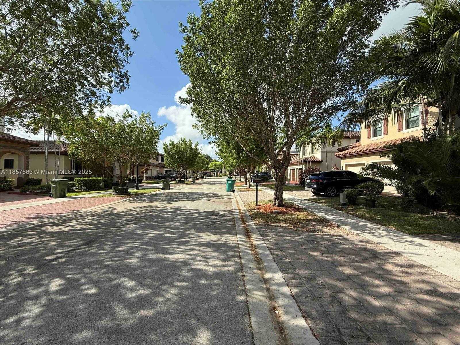 Small Image of 698 SOUTH EAST 34TH TER, Homestead Number 3