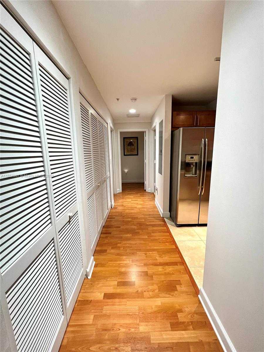 Small Image of 8390 SOUTH WEST 72ND AVE #521, Miami Number 7