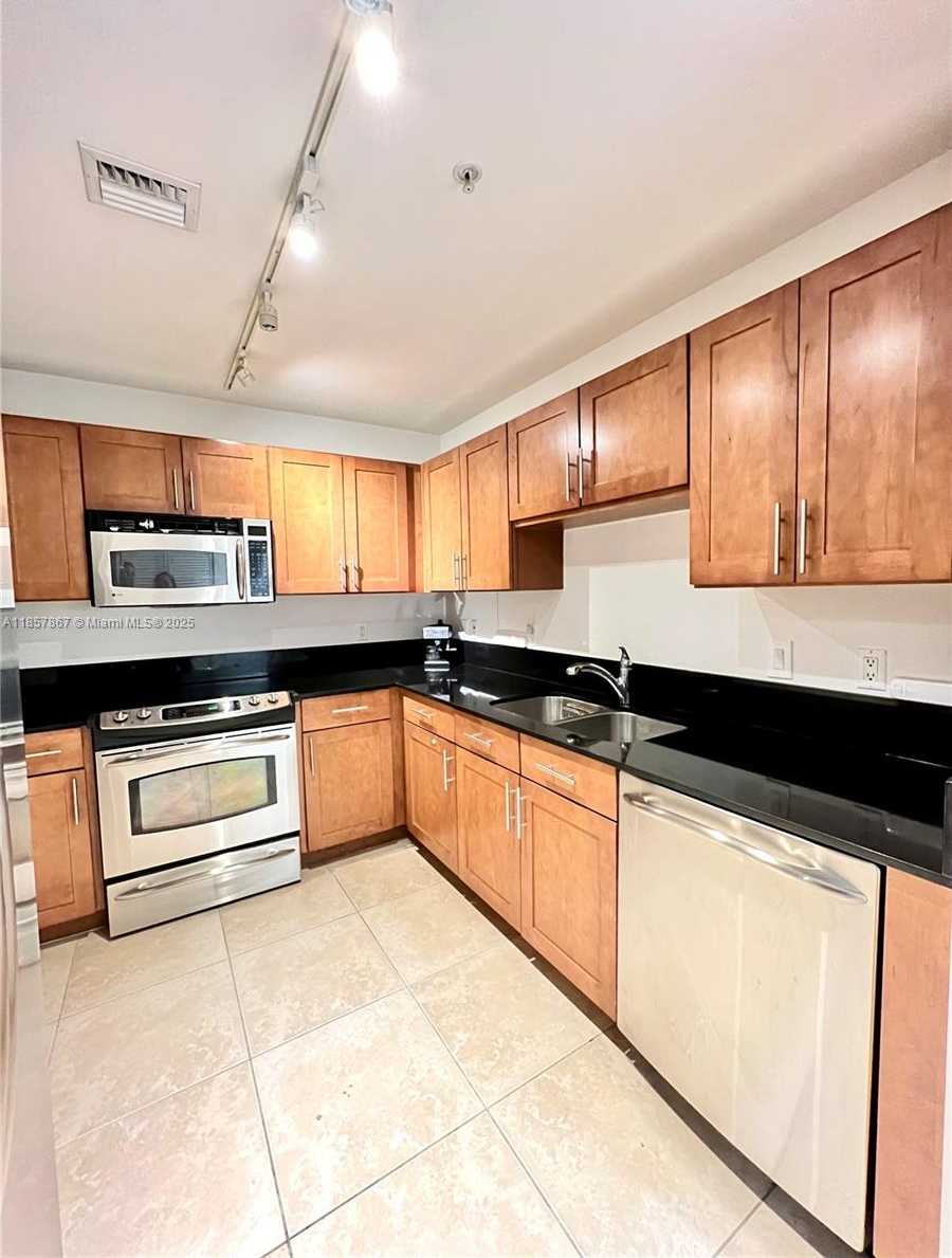 Small Image of 8390 SOUTH WEST 72ND AVE #521, Miami Number 9