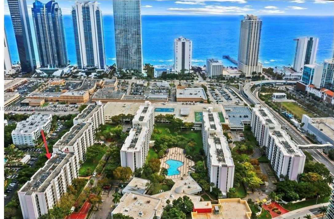 Small Image of 17021 NORTH BAY RD #427-4, Sunny Isles Beach Number 39