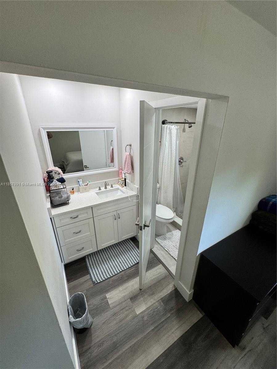 Small Image of 1235 MARIPOSA AVE #1, Coral Gables Number 11