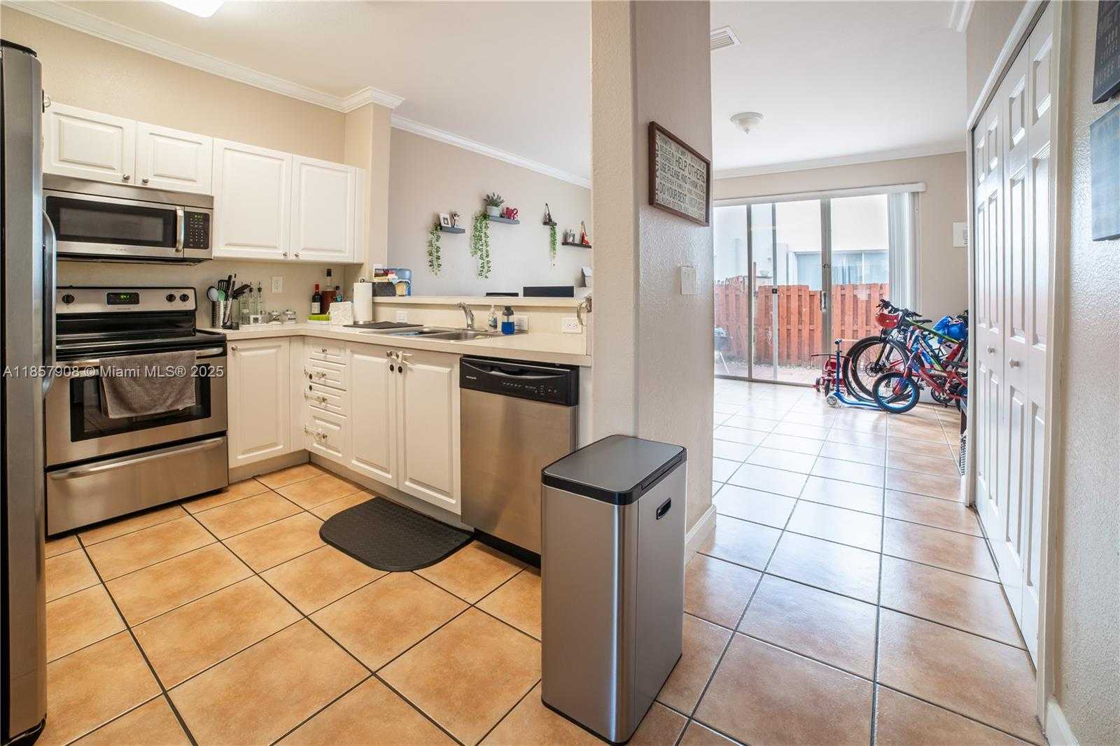 Small Image of 5580 NORTH WEST 107TH AVE #1204, Doral Number 8