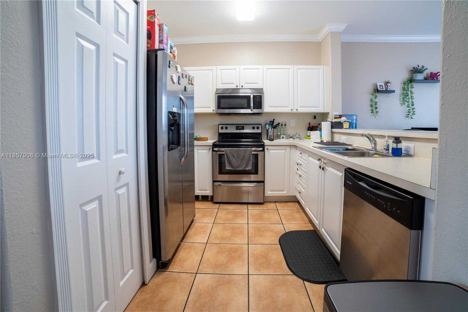 Small Image of 5580 NORTH WEST 107TH AVE #1204, Doral Number 9