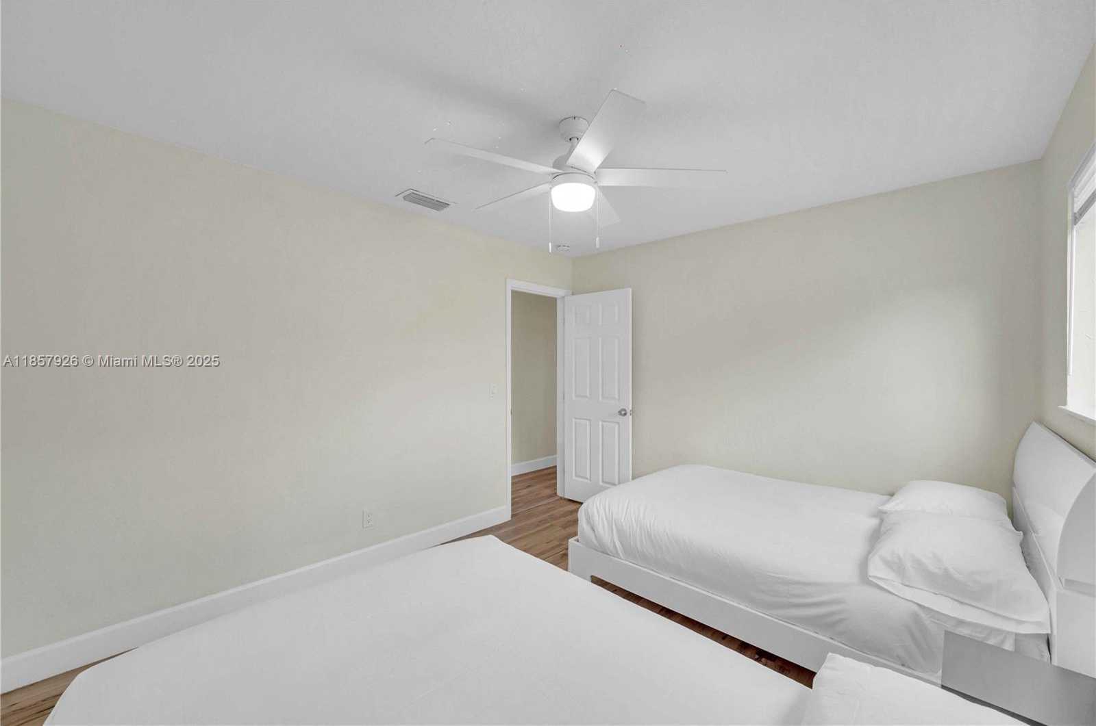 Small Image of 4901 WEST PARK RD, Hollywood Number 19