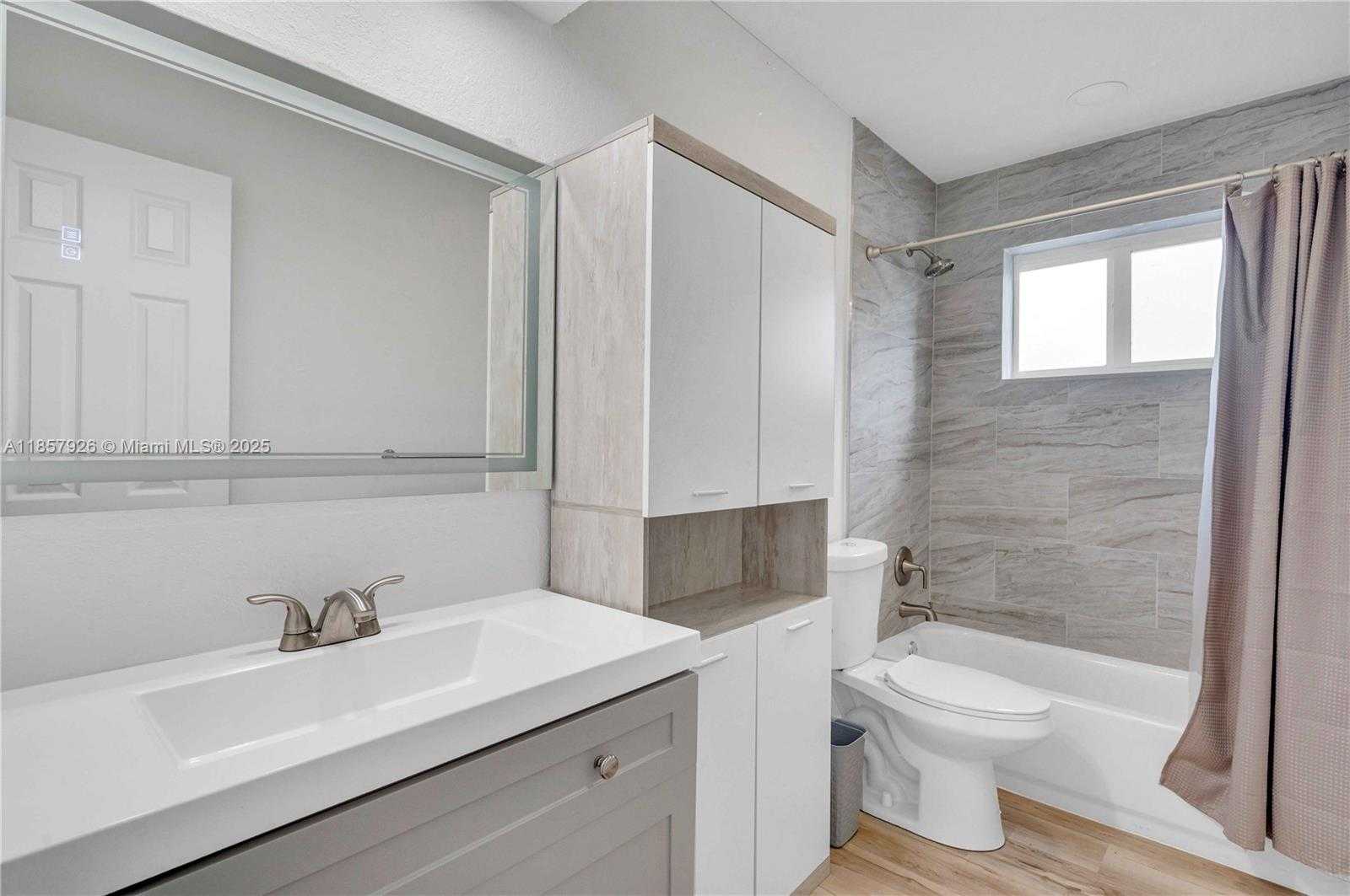 Small Image of 4901 WEST PARK RD, Hollywood Number 20