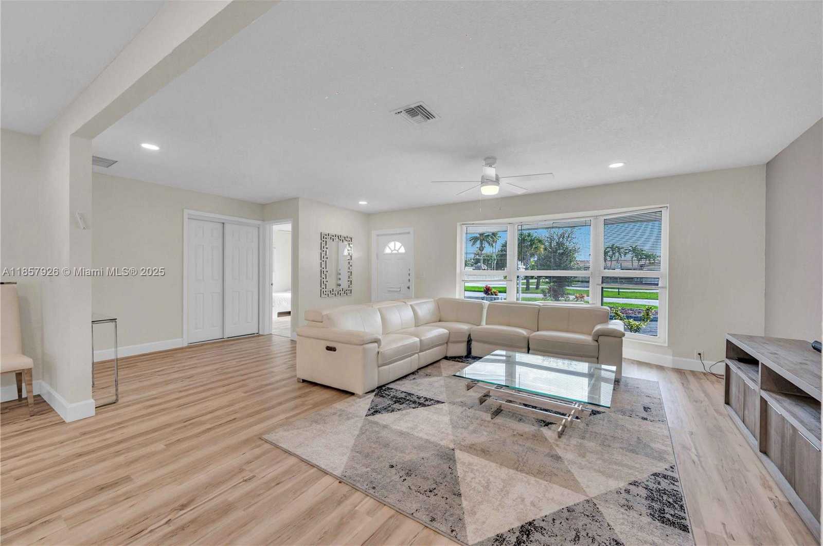 Small Image of 4901 WEST PARK RD, Hollywood Number 23