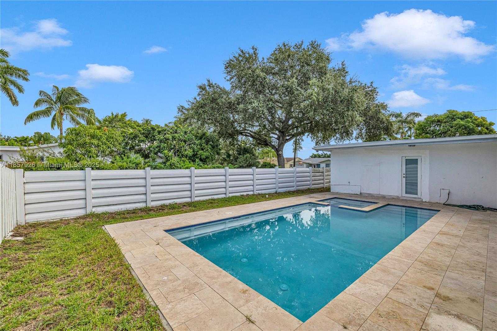 Small Image of 4901 WEST PARK RD, Hollywood Number 24