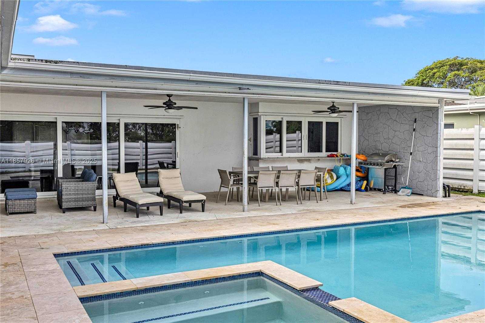 Small Image of 4901 WEST PARK RD, Hollywood Number 29