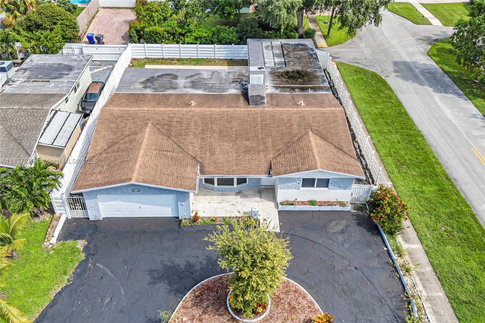 Small Image of 4901 WEST PARK RD, Hollywood Number 31