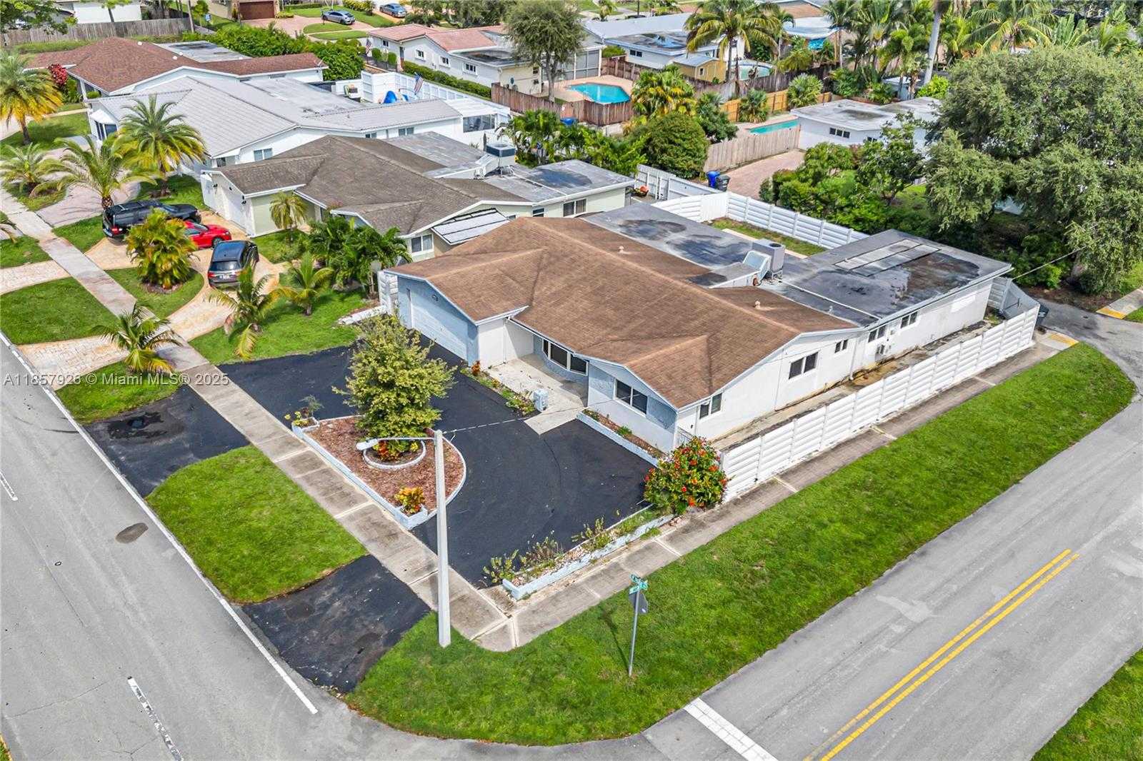 Small Image of 4901 WEST PARK RD, Hollywood Number 32