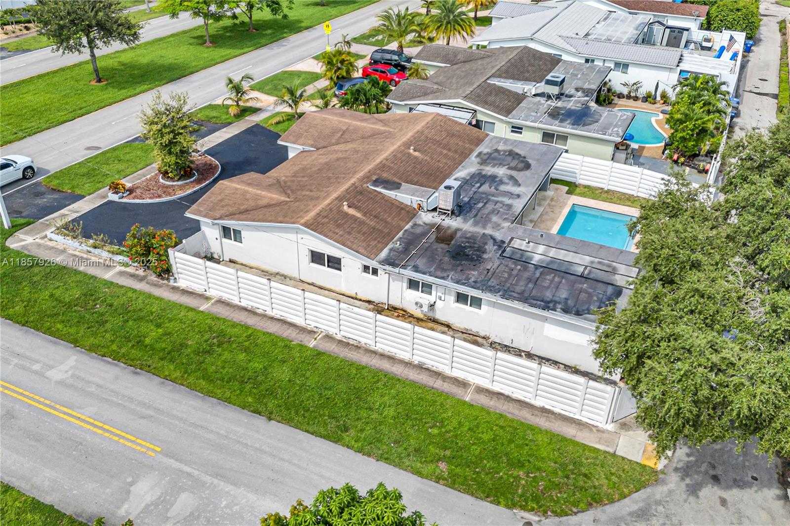 Small Image of 4901 WEST PARK RD, Hollywood Number 34