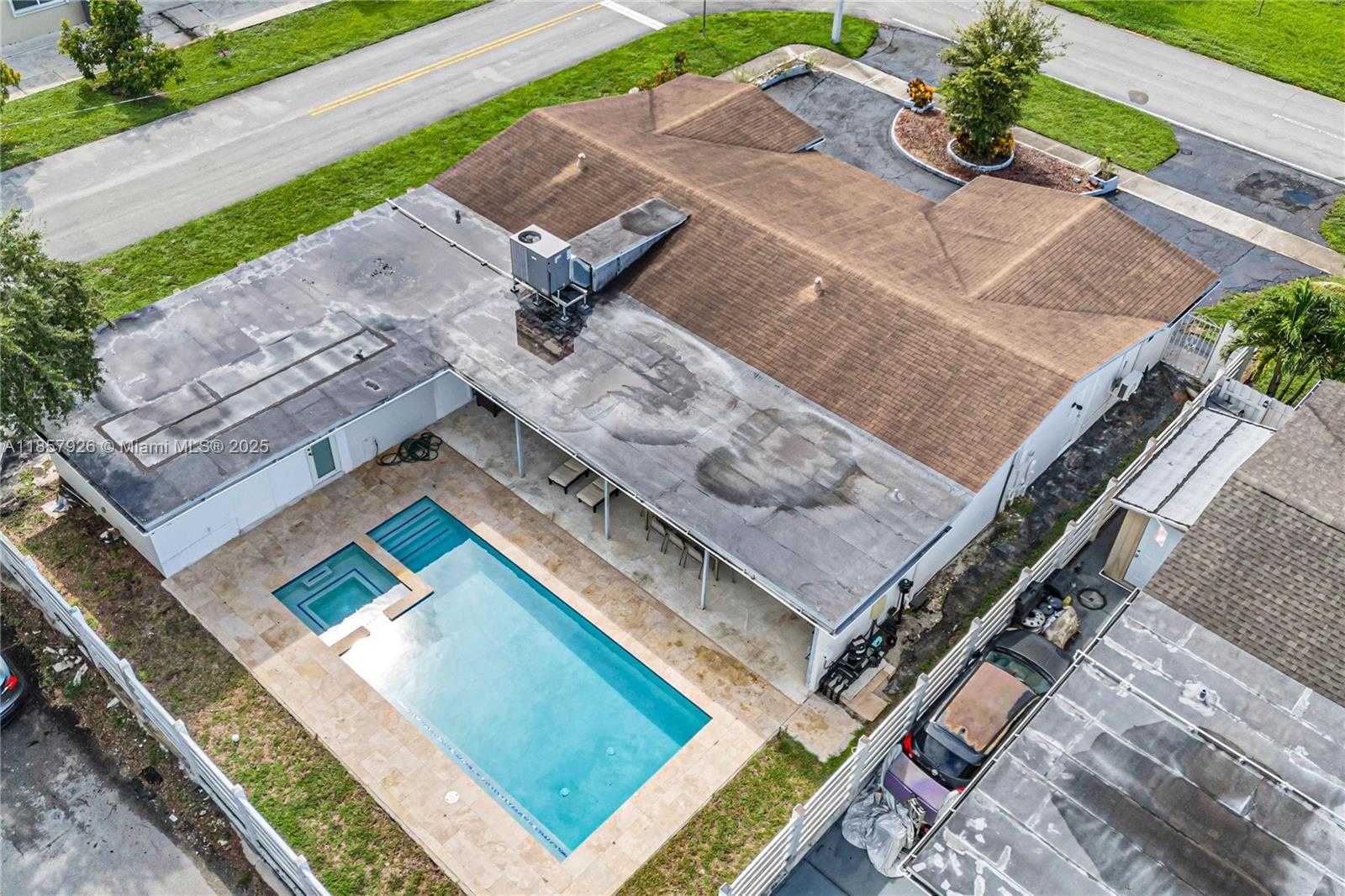 Small Image of 4901 WEST PARK RD, Hollywood Number 35