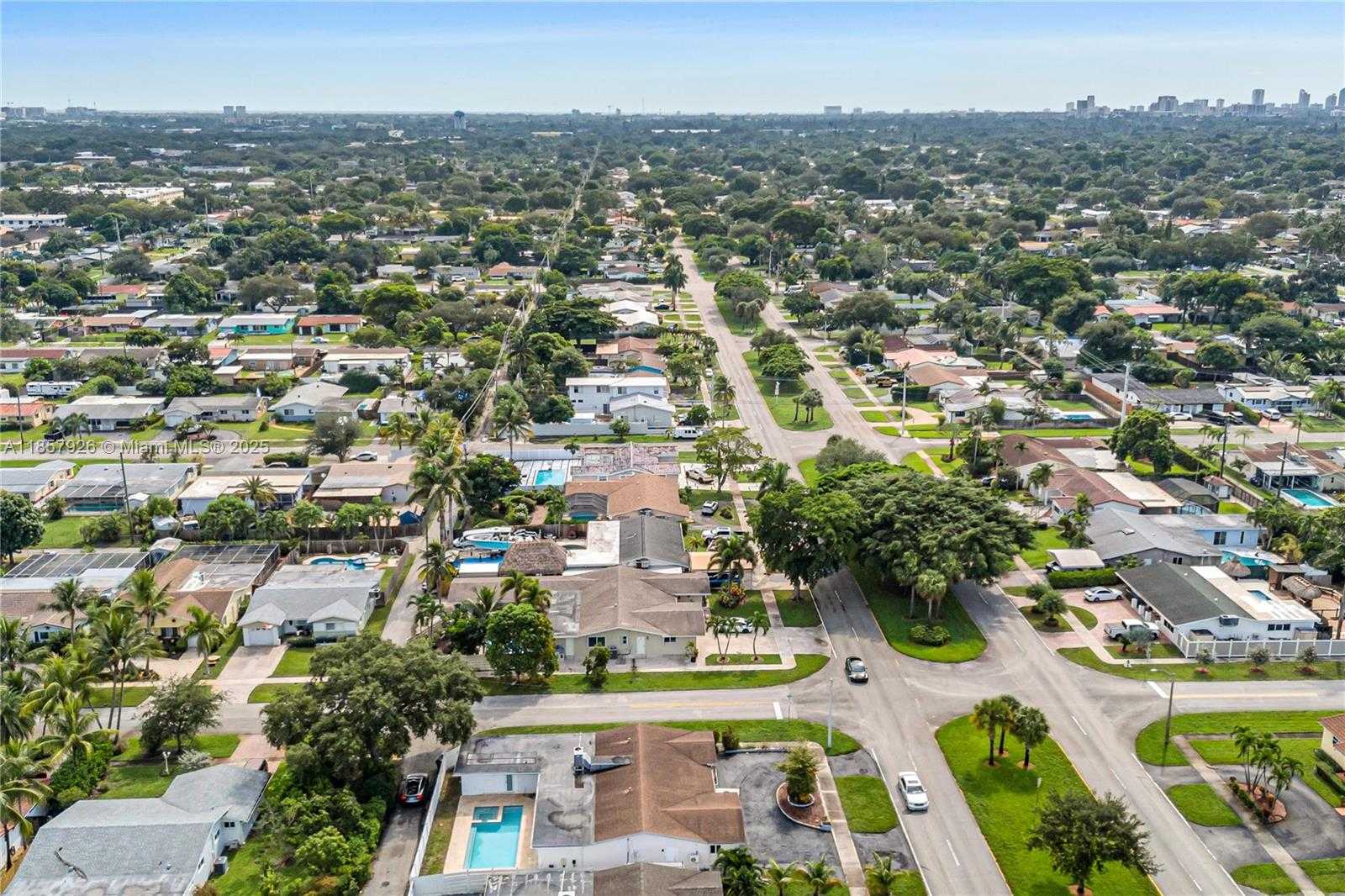 Small Image of 4901 WEST PARK RD, Hollywood Number 39