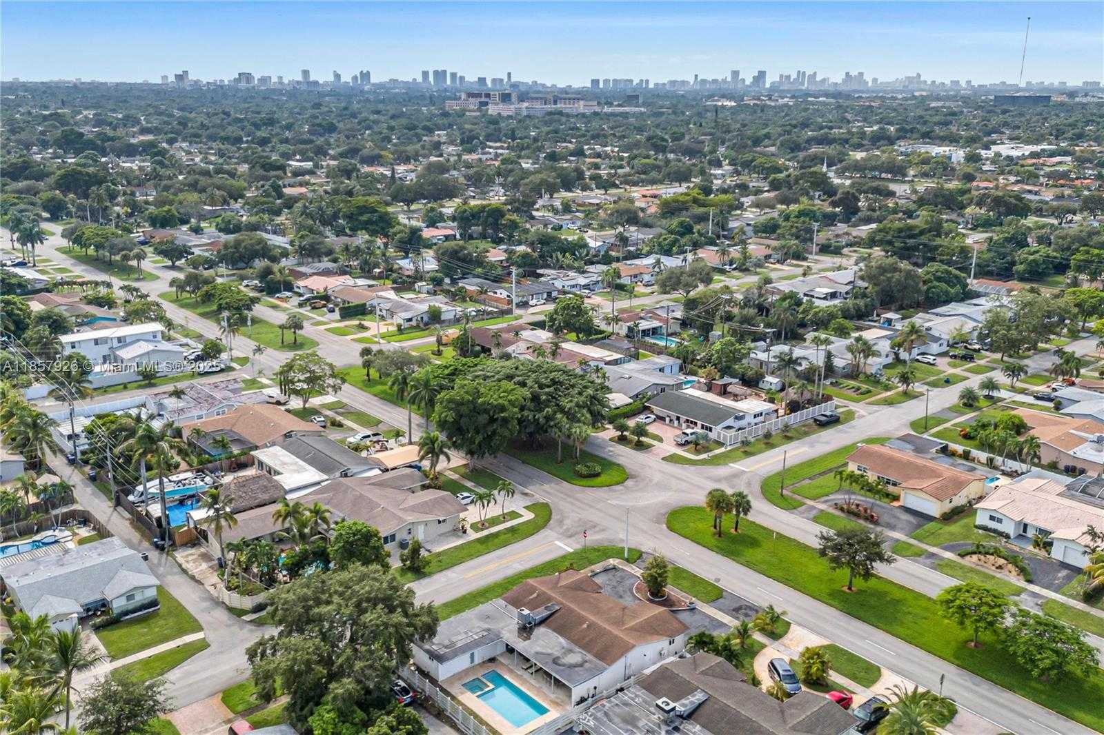 Small Image of 4901 WEST PARK RD, Hollywood Number 40