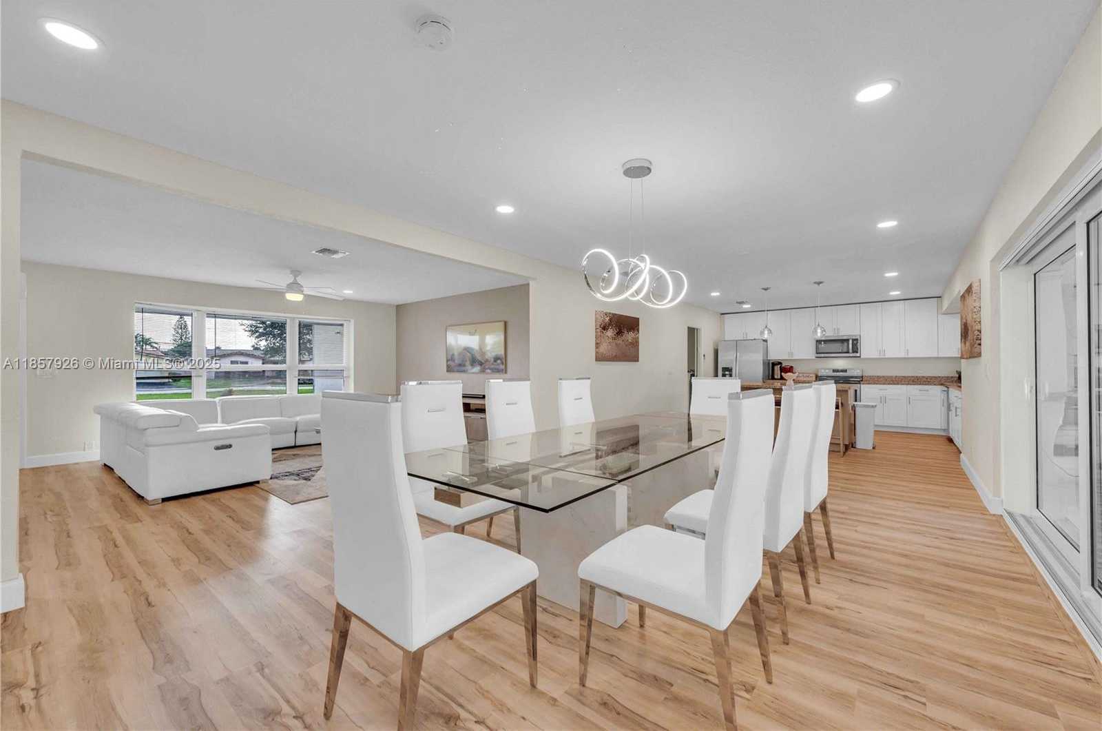 Small Image of 4901 WEST PARK RD, Hollywood Number 8