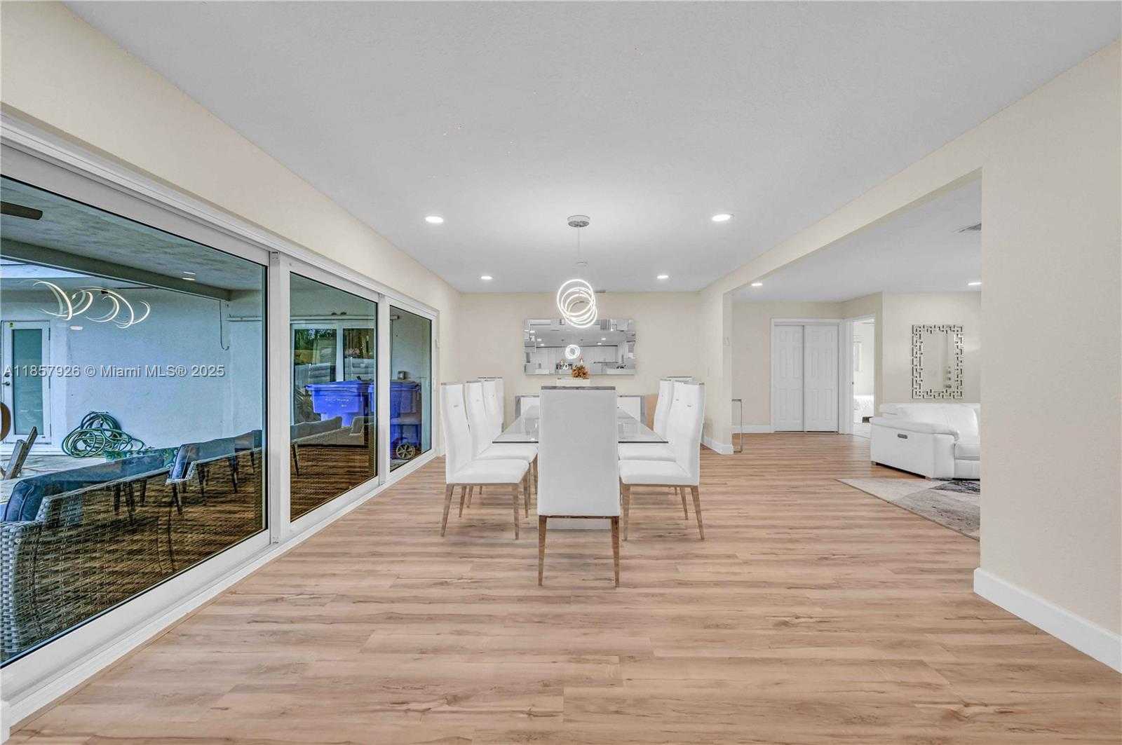 Small Image of 4901 WEST PARK RD, Hollywood Number 9