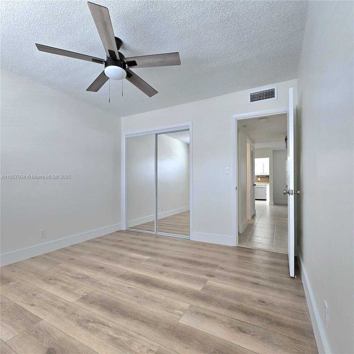 Small Image of 5300 WASHINGTON ST #I205, Hollywood Number 11